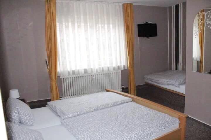 Hotel Zum Taunus Eppstein Dış mekan fotoğraf